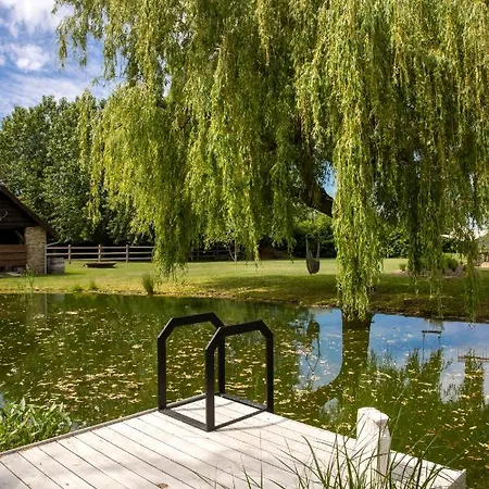 Leonie Bed and breakfast